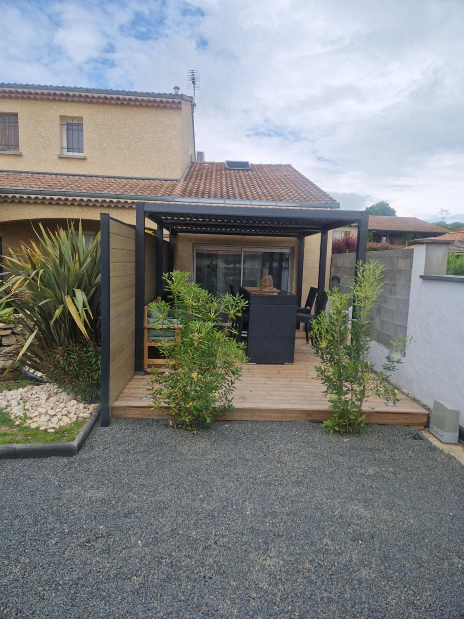Appartement Pour 4 Avec Terrasse Chanos-Curson Exterior photo